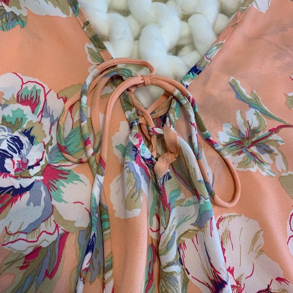 Plus Size Top - Picture 4 of 6